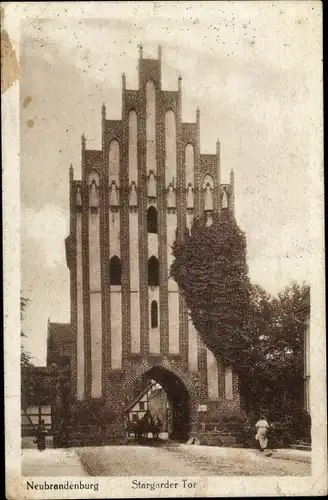 Ak Neubrandenburg in Mecklenburg, Stargarder Tor
