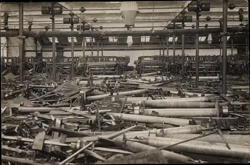 Foto Ak Frankfurt am Main, Innenansicht einer Fabrik