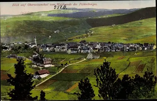 Ak Oberwiesenthal im Erzgebirge, Blick vom Waldrande des Fichtelbergs