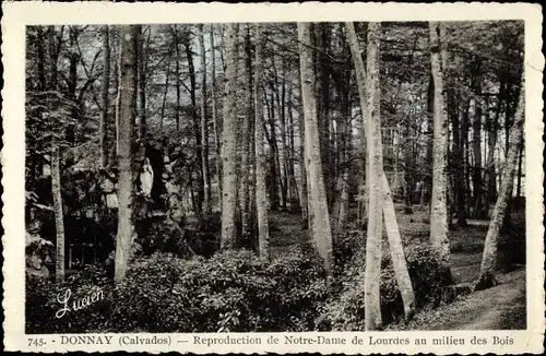 Ak Donnay Calvados, Reproduction de Notre Dame de Lourdes au Milieu des Bois