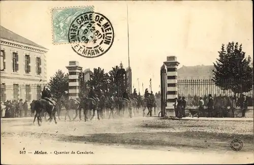 Ak Melun Seine et Marne, Quartier de Cavalerie