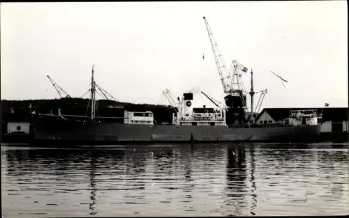 Foto Ak Frachtschiff Virginia in einem Hafen