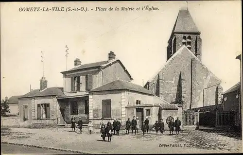 Ak Gometz la Ville Essonne, Place de la Mairie et l'Eglise