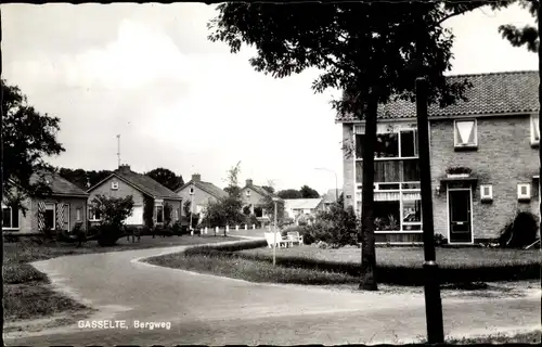 Ak Gasselte Drenthe, Bergweg