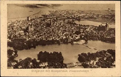 Ak Stralsund in Vorpommern, Panorama mit Knieperteich, Fliegeraufnahme