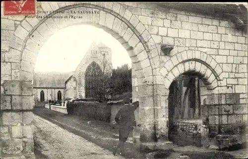 Ak La Saussaye Eure, Porte des Chanoines et L'Eglise