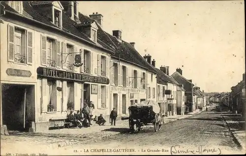 Ak La Chapelle-Gauthier Seine et Marne, La Grande Rue, Hotel du Lion d'Or