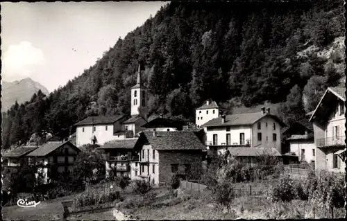 Ak Montvalezan Savoie, Panorama, le chef lieu, ravoire