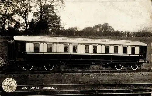 Ak Britische Eisenbahn, London and North Western, New Family Carriage