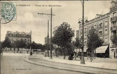 Ak Perreux Val de Marne, Place de la Republique