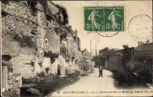 Ak Montrichard Loir et Cher, Habitations dans le Rocher au Pont de Fer