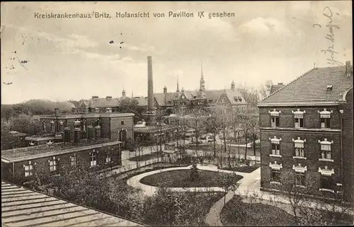 Ak Berlin Neukölln Britz, Kreiskrankenhaus, Hofansicht von Pavillon IX gesehen