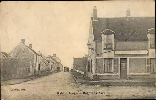 Ak Maison Rouge Seine et Marne, Rue de la Gare