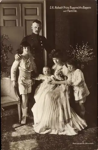Ak Kronprinz Rupprecht von Bayern mit Familie, Marie Gabriele in Bayern, Kinder