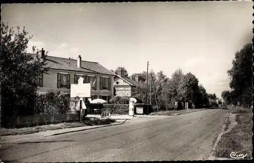 Ak Marles en Brie Seine et Marne, Avenue de la Gare