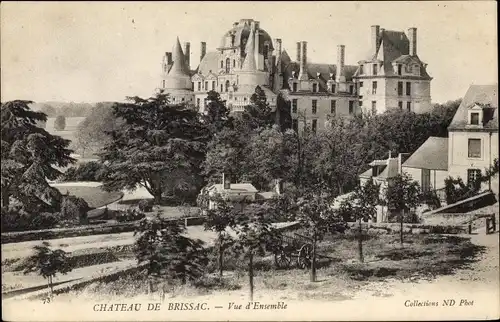 Ak Brissac Maine et Loire, Château, Vue d'Ensemble