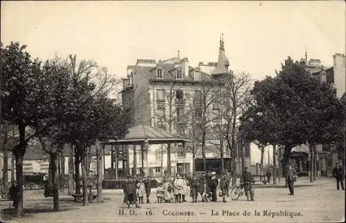 Ak Colombes Hauts de Seine, La Place de la Republique