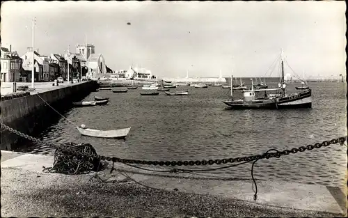 Ak Barfleur Manche, Le Port et le Quai Henri Chardon