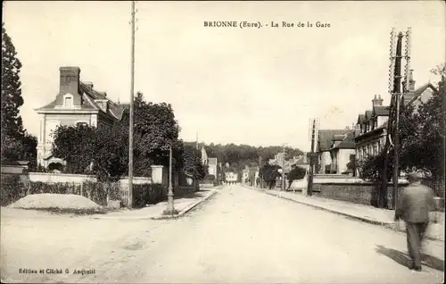 Ak Brionne Eure, La Rue de la Gare