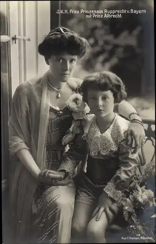 Ak Prinzessin Marie Gabriele von Bayern mit Prinz Albrecht