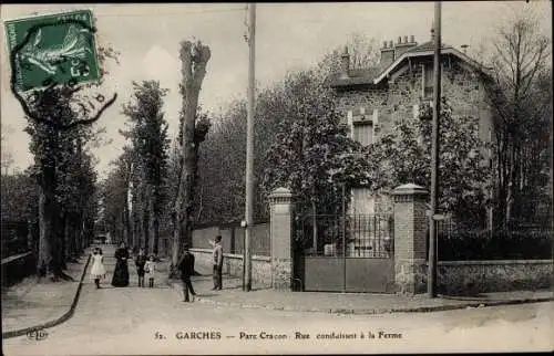 Ak Garches Hauts de Seine, Parc Cracon, Rue conduisant a la Ferme