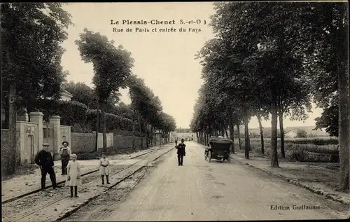 Ak Plessis Chenet Essonne, Rue de Paris et entrée du Pays, riverains