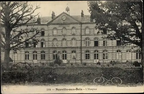 Ak Neuville aux Bois Loiret, L'Hospice