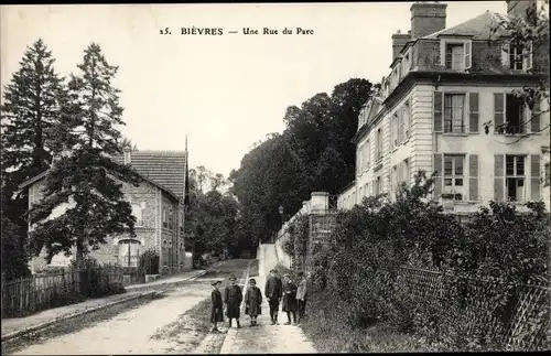 Ak Bièvres Essonne, Rue du Parc, groupe de garcons