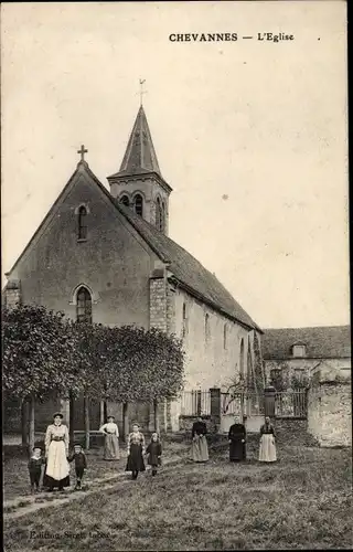 Ak Chevannes, Yonne, l'Église, vue extérieure, femmes et enfants