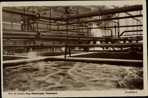 Ak Vlaardingen Südholland, De Levers Zeep Maatschappij, Zeepziederij