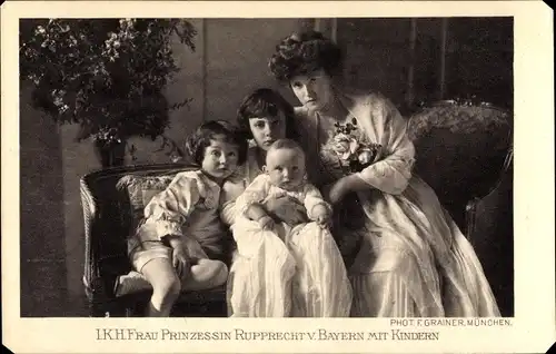 Ak Frau Prinzessin Rupprecht von Bayern mit Kindern
