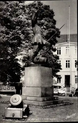 Ak Fredericia Jutland Dänemark, Landsoldatn Monument