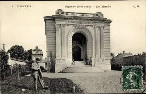 Ak Mantes Yvelines, Square Brieussel, Le Musee