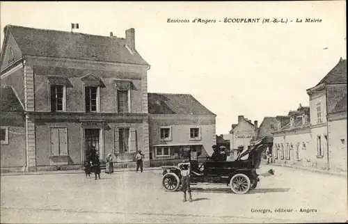 Ak Écouflant Maine et Loire, Rathaus, Auto