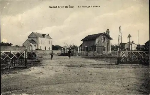 Ak Saint Cyr Brézé Maine et Loire, Le Passage a niveau