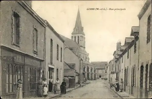 Ak Loiré Maine et Loire, Rue principale, eglise, café