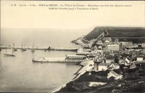 Ak Port en Bessin Calvados, Vue generale, Les Falaises