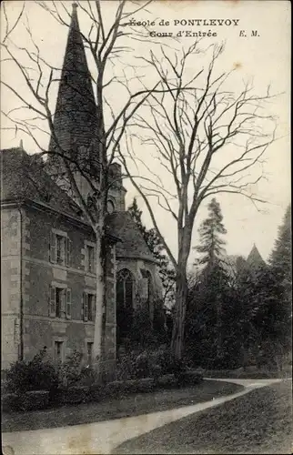 Ak Pontlevoy Loir et Cher, École, Cour d'Entrée