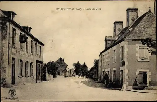 Ak Les Bordes Loiret, Route de Gien