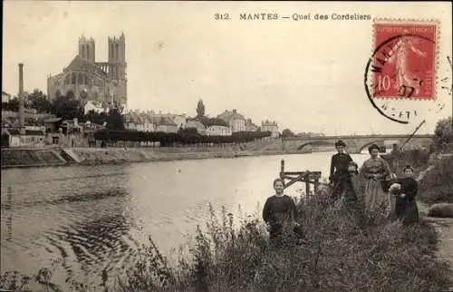 Ak Mantes Yvelines, Le Quai des Cordeliers, Kathedrale