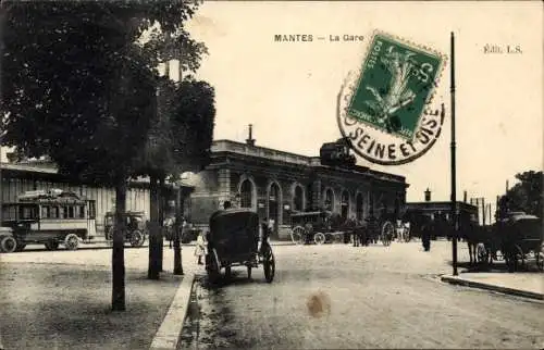 Ak Mantes Yvelines, La Gare, Bahnhof, Straßenseite