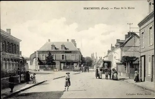 Ak Beaumesnil Eure, Place de la Mairie