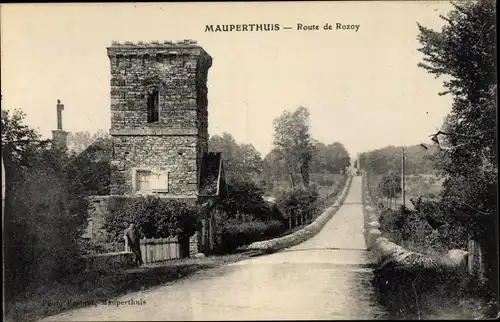 Ak Mauperthuis Seine et Marne, Route de Rozoy