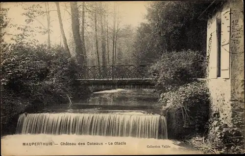 Ak Mauperthuis Seine et Marne, Château des Coteaux, Le Glacis, Wehr