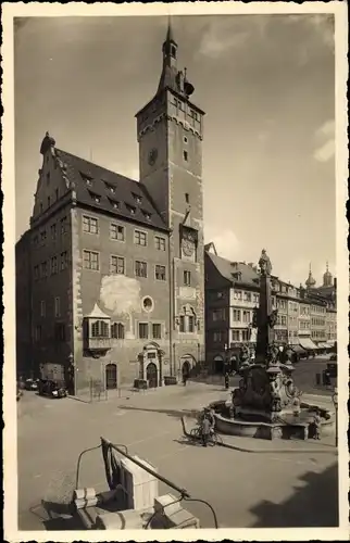 Ak Würzburg am Main Unterfranken, Grafen Eckard Turm mit Vierröhrenbrunnen