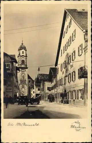 Ak Mittenwald in Oberbayern, Gasthof zur Post, Straßenpartie