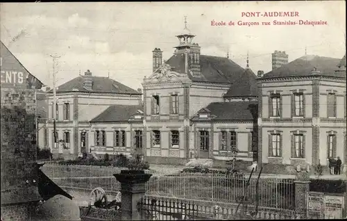 Ak Pont Audemer Eure, Ecole de Garcons rue Stanislas Delaquaize