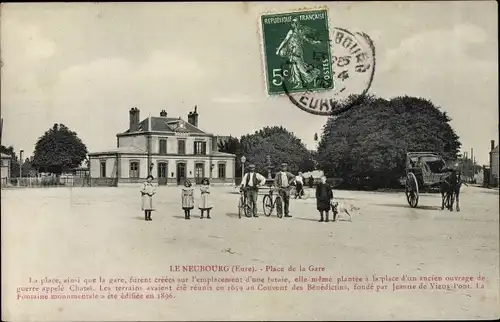 Ak Le Neubourg Eure, Place de la Gare