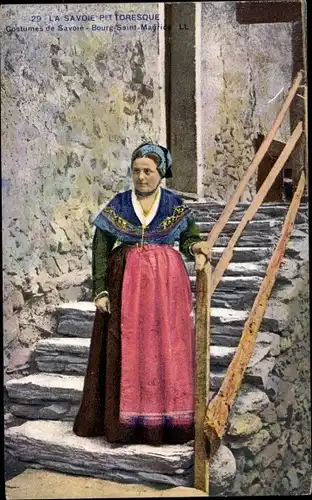 Ak La Savoie Pittoresque, Frau in Volkstracht aus der Auvergne