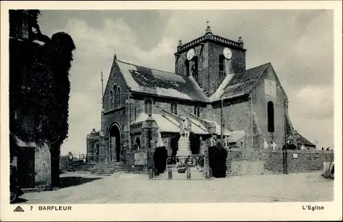 Ak Barfleur Manche, L'Eglise et Monument aux Morts